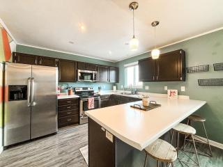 Family_Friendly 3BR 10 min from Peterson SFB - 6