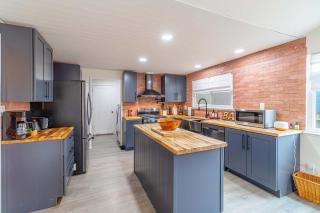 Cozy Family Haven in Sparks - Pet Friendly - Fenced Yard - 7