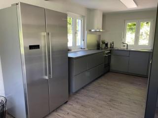 Freistehendes Ferienhaus mit Kamin, Sauna, atemberaubenden Blick ins Tal, mehrere Terrassen, 1500qm Grundstück 1,6m hoch eingezäunt - Gerabronn - 2