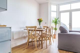 Ocean Reach, Stunning Sea View and Balcony, 2 BR, 2 BA, Parking - Lynmouth - 3