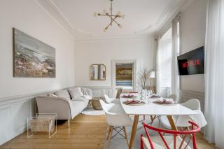 3BR Central- Royal Castle & Old Town at Your Door! - 0