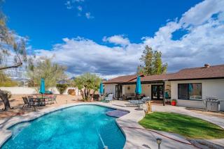 Spacious Scottsdale Villa with Pool, Golf, Game Room, and Two Master Suites - Scottsdale - 5