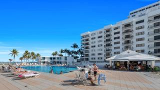 SeaStays Apartments - 5