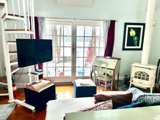 Cottage by the lake,Hudson Valley, welcome pets - 3