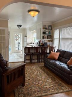 Queen Bea-Seattle-Queen Anne-Upper Level - Seattle - 8