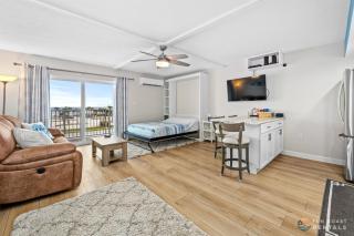 Spectacular Ocean View STEPS from the Beach and Pool! 4th Floor Studio! - New Smyrna Beach - 2