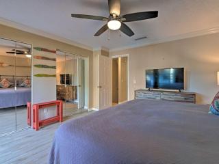 Dog Friendly Home by Flagler Avenue! Fenced Yard and Garage! Walk to the Beach! - 5