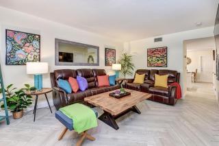 Dog Friendly Home by Flagler Avenue! Fenced Yard and Garage! Walk to the Beach! - 9