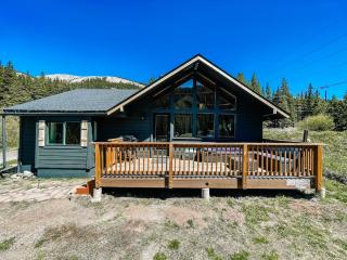 Mountain Views near hiking trails and ski slopes - 4