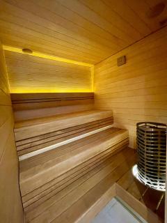 Magnolia House with Indoor Swimming Pool and Sauna - 1