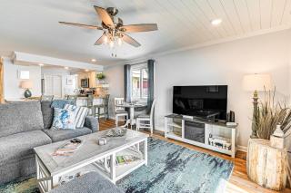 On-The-Beach Escape Oceanfront in Surfside! - 8