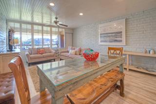 Pour Me a Vacation Mins to Beach Community PoolTennis Court Private Balcony - 2