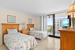 Sun, Sand, and Serenity I Beachfront on Marco Island - Marco Island - 3