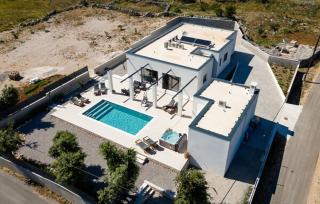 Villa Thora - - 9