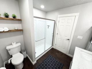 Private upstairs apartment on 5 acre ranch - - 5