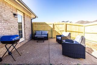 Luxury 5-Star Retreat - Family & Pet Friendly - 3