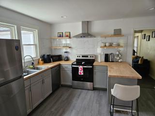 Private Single Level Standalone House Large Lot - 3 Bedrooms - Charlotte - 9