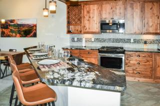 Luxury condo with stunning views! - 6