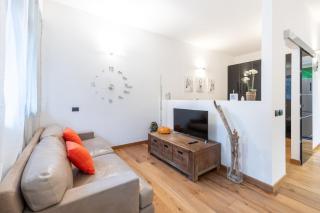 Modern Suite I Free WiFi, AC & Metro Nearby - Milan - 0