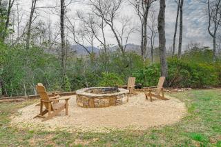 Mtn Views, Yard, and Fire Pit Multi-Level Cabin - Franklin - 8