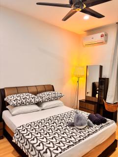Dandelion 3BR Apt GardenNetflixWifi - 2