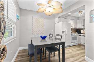 Spanish Villa Suite 52 - Damage Free & Across the Street from White Sand Beaches of Indian Rocks Beach! - Clearwater Beach - 6