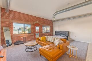 Stunning Phoenix Prime Urban Living - Phoenix - 3