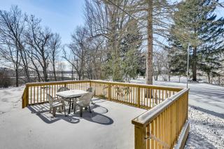 Bright Home Near Pine Lake with Deck and Yard - 8