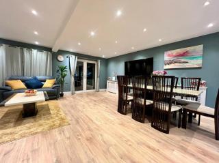 Elegant 5-Bedroom Home - Hainault, Ilford - 6