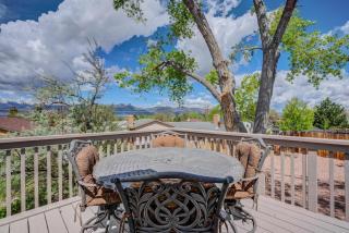 Iron View Hot Tub Fire Pit & Breathtaking Views - 9