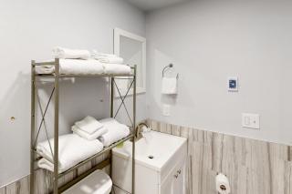 Oceanside Beach Bungalow - Oceanside - 2
