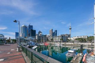 Fabulous City Apartment with Stunning Ocean Views - Auckland - 1