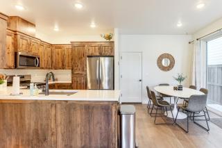 Hike, Bike and Ski All-Season Bend Escape - 3