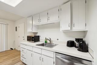 Central Bellevue North Unit Near Downtown & I-90 - 1