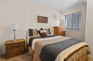 Summit X-ross Roads - Just a short drive to the Village and the lake with forest views! - 7