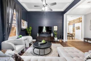 Charming 3BR Gem - Minutes to Rainey St and Downtown - 3