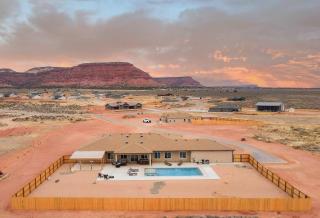 Crimson Oasis - Kanab - 0
