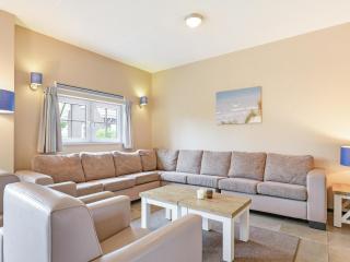 Resort Villa Steps to Sand - 9