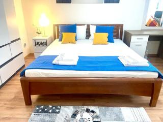 Modern and Cozy flat, 10 min by tram from centre - 0