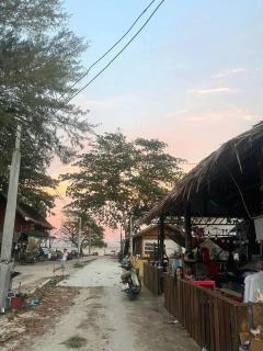 ป้ามะลิโฮมสเตย์ริมหาดซันไรส์เกาะหลีเป๊ะ - Ko Lipe - 7