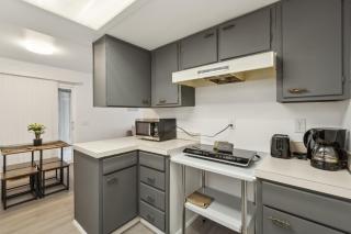 Central Bellevue Retreat - 3