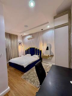 BR In A Luxury Home With Access to Pool, Gym, Snooker,PS5 & 24h Power - Lekki - 3