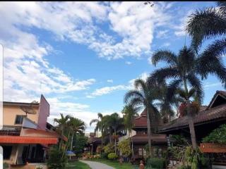 โรงแรมอัมพรรีสอร์ท - Ban Lan Dok Mai - 4