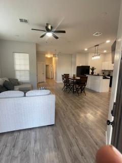 Simple Modern House - Oklahoma City - 7