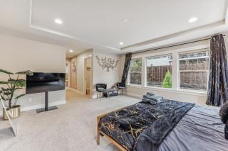 Spacious family and kids friendly house with backyard, fireplace, grill perfect for work crews - 7