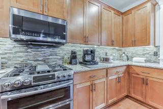 Spacious family and kids friendly house with backyard, fireplace, grill perfect for work crews - 5