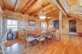 Luxury Mountain Cabin with Hot Tub and Pool Table! - Waynesville - 4
