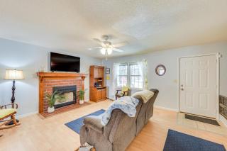 Cozy Couples Getaway with Private Yard in Cameron - Johnsonville - 6