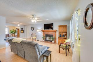 Cozy Couples Getaway with Private Yard in Cameron - Johnsonville - 7