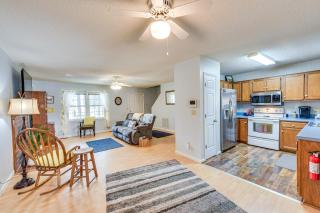 Cozy Couples Getaway with Private Yard in Cameron - Johnsonville - 5